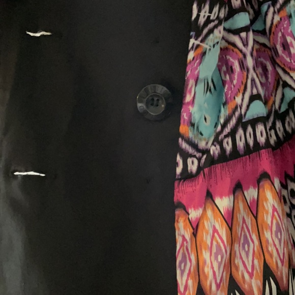 Rain resistant Black Trench Coat - Picture 6 of 8